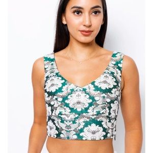 NWT Green/white crop top